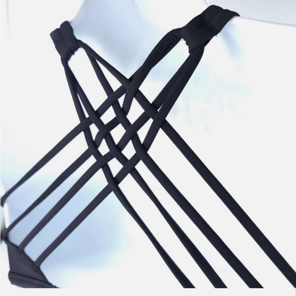 Black Strappy Lululemon Sports bra Free To Be Wild - Picture 7 of 7